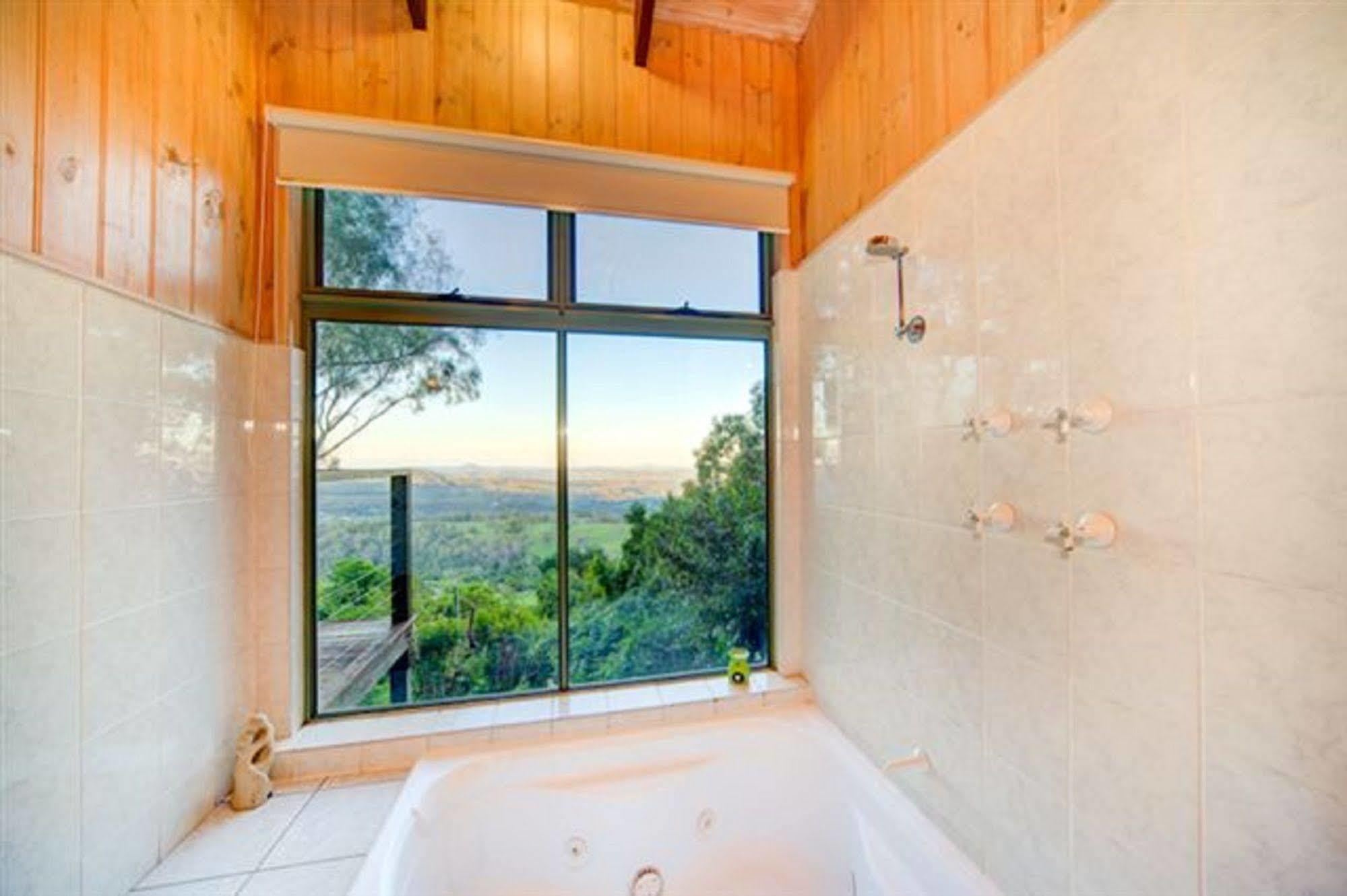 Treetops Seaview Montville Exteriér fotografie